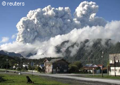 Extraordinaria nube de humo y ceniza volc&aacute;nica sobre El Chait&eacute;n