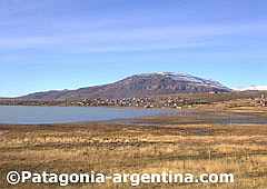 Lago Argentino delante del Cerro Calafate