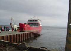Barcaza Melinka en Punta Arenas