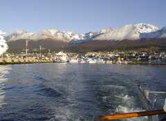 Ushuaia vista desde el Canal Beagle